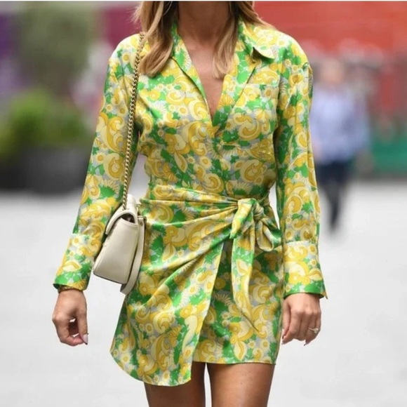 Zara Dresses & Skirts - NWT Zara Retro 60's Style Print Satin Wrap Dress Size S